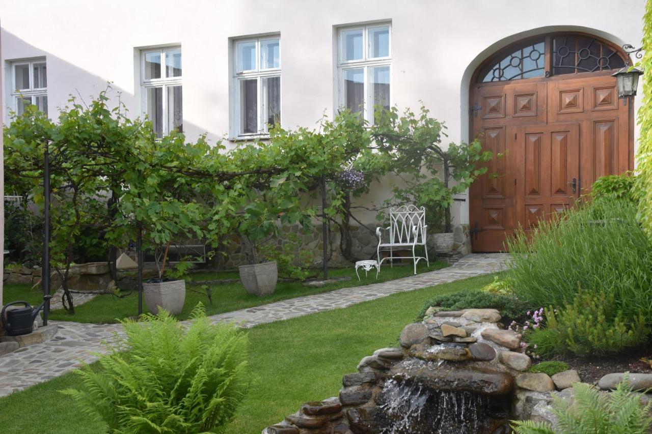 Lovecky Apartman Na Namesti Ve Frenstate Pod Radhostem Frenštát pod Radhoštěm Bagian luar foto