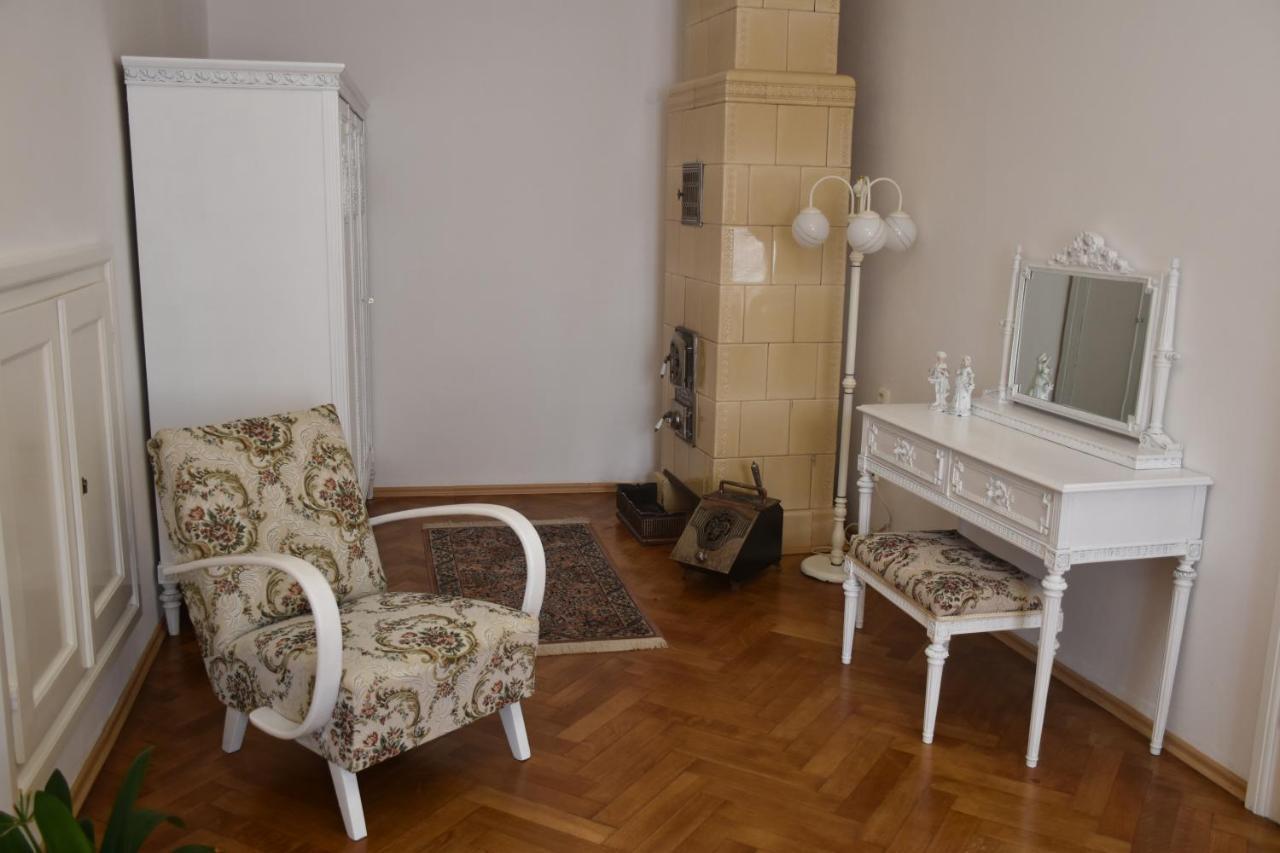 Lovecky Apartman Na Namesti Ve Frenstate Pod Radhostem Frenštát pod Radhoštěm Bagian luar foto