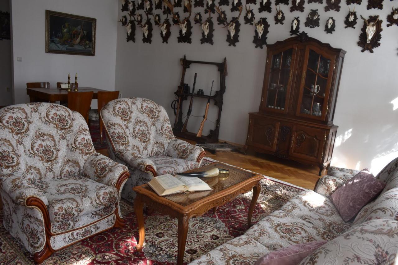 Lovecky Apartman Na Namesti Ve Frenstate Pod Radhostem Frenštát pod Radhoštěm Bagian luar foto
