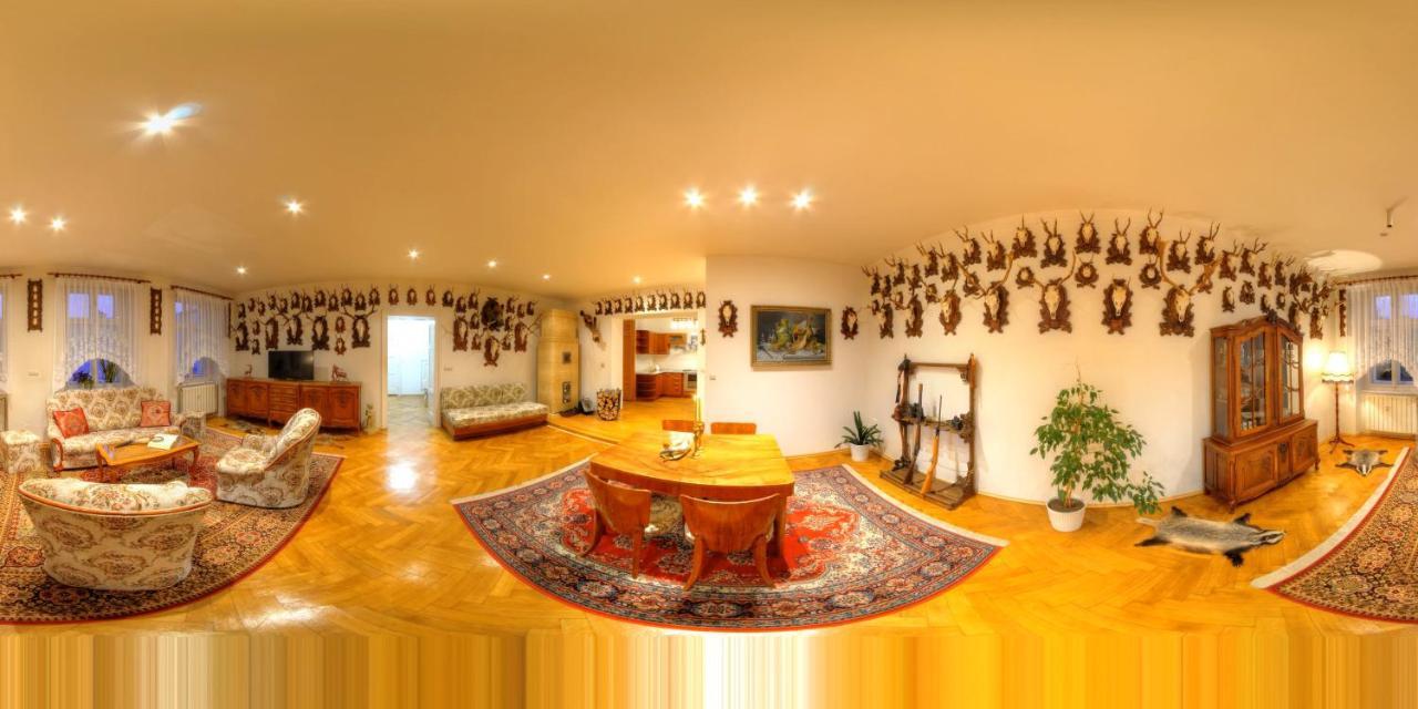 Lovecky Apartman Na Namesti Ve Frenstate Pod Radhostem Frenštát pod Radhoštěm Bagian luar foto